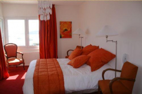 Гостиница Hotel Le Suroit  Перро-Гирк